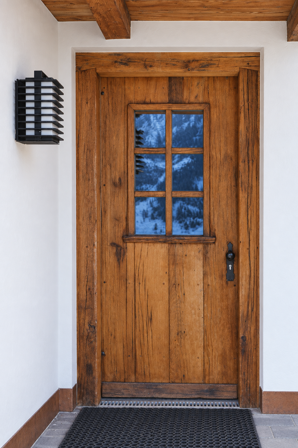 Altholztür mit Sprossenfenster bearbeitet