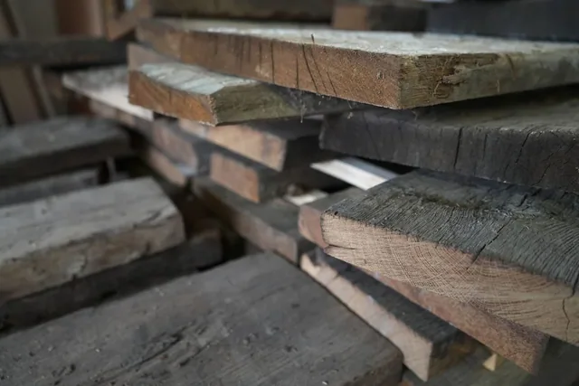 Ausgewählte Holzbretter für die Verarbeitung